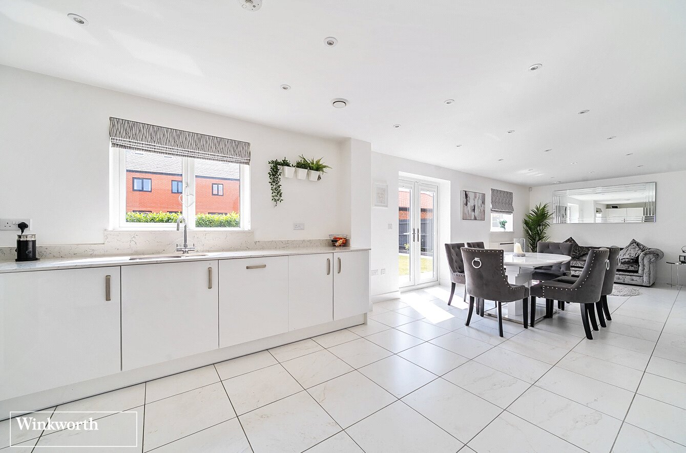 Kitchen/Dining Area